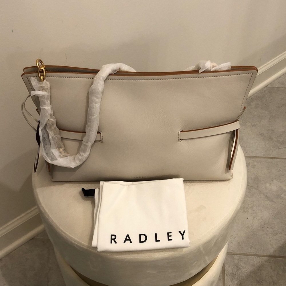 RADLEY LONDON Cream and Tan Shoulder Bag